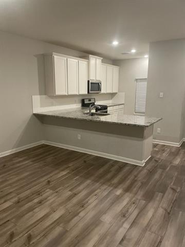 Building Photo - 2121 Yarborough Dr