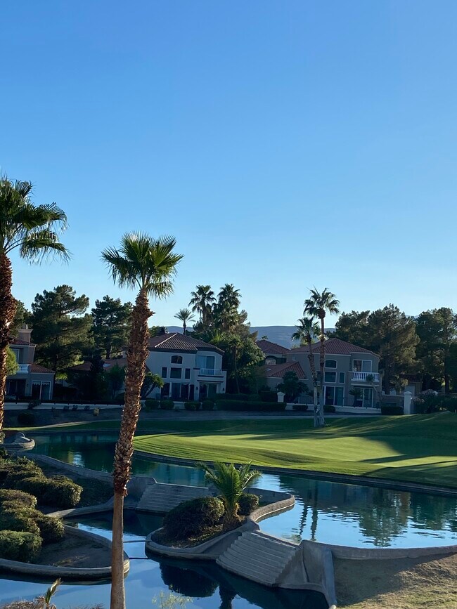 Foto del edificio - 8197 Horseshoe Bend Ln