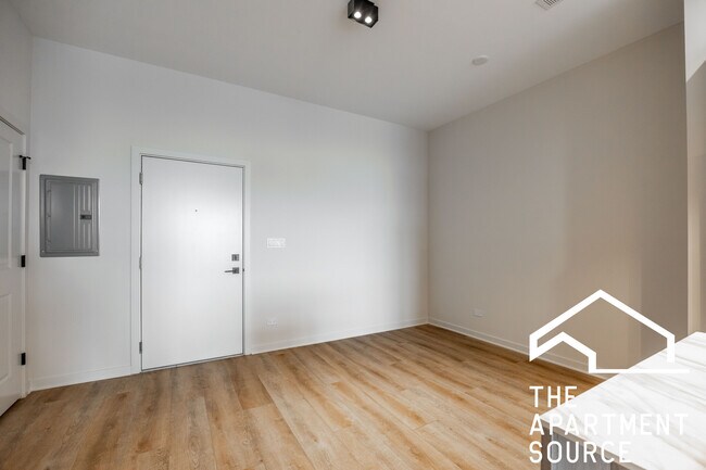 Foto del edificio - 3207 N Narragansett Ave
