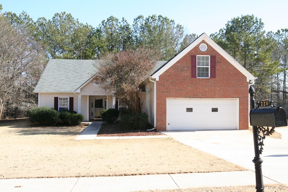 Primary Photo - 220 Trelawney Dr