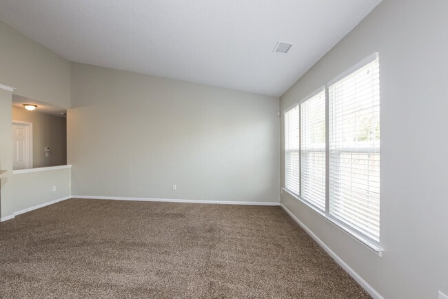 Building Photo - 8433 Appledale Dr