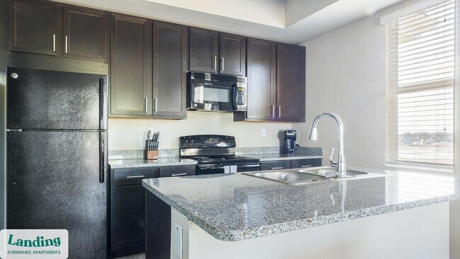 Foto del edificio - 4590 Winkler Ave