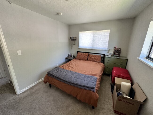 Building Photo - Cozy duplex in Potter Highlands!