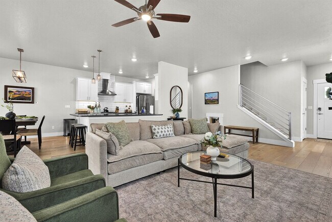 Foto del edificio - 2248 W Hill Terrace Ln