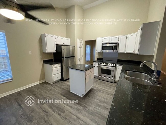 Building Photo - 16103 Dowling Ct