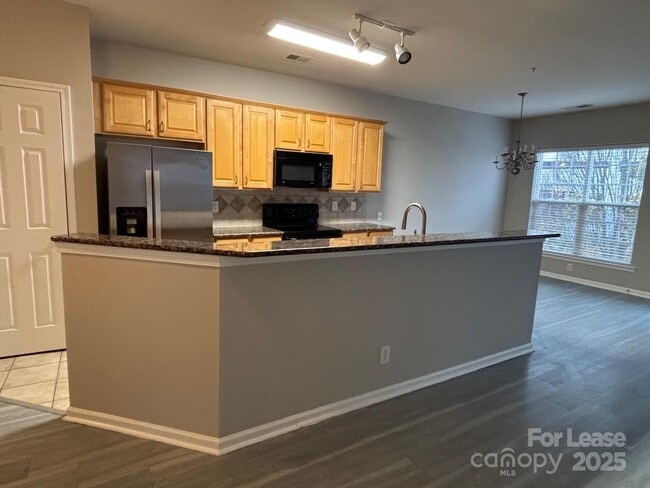 Foto del edificio - 14859 Santa Lucia Dr