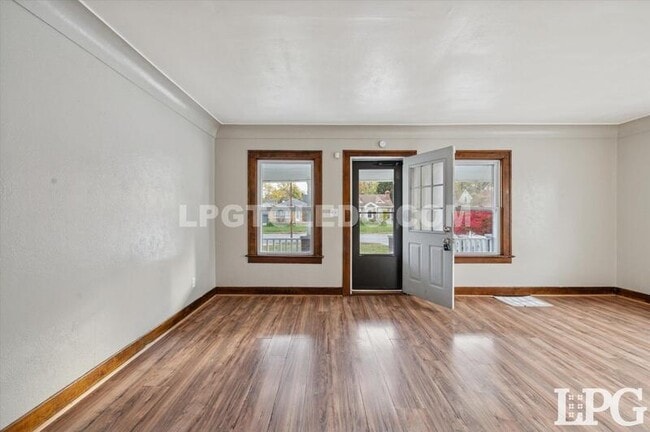 Foto del edificio - 2224 W Sylvania Ave