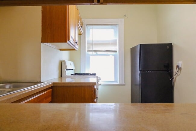 Building Photo - 159 Covel St