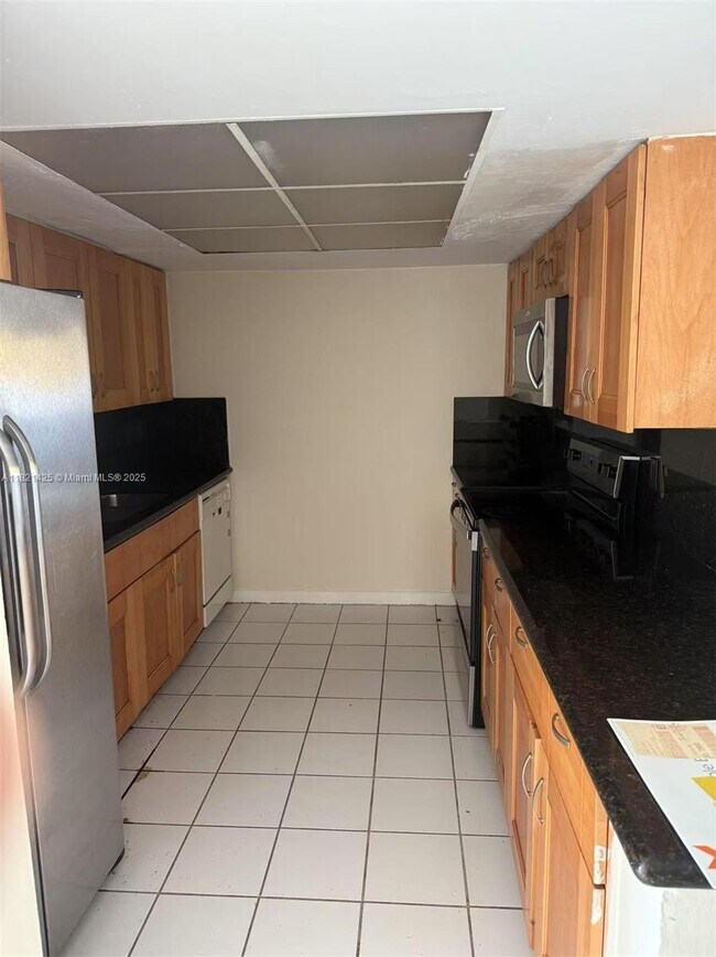 Foto del edificio - 13506 NE 20th Ct