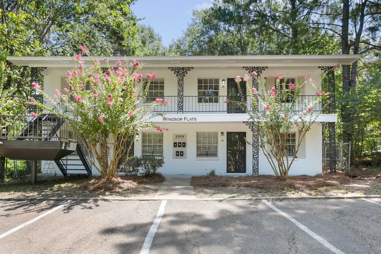 Exterior of building - 2904 Windsor Ave