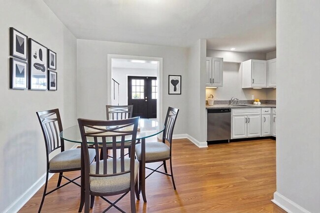 Foto del edificio - 3423 N Springfield Ave