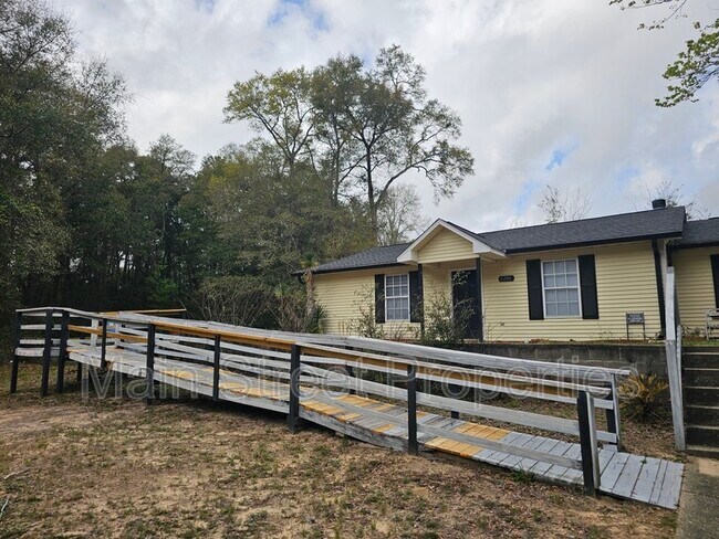 Foto del edificio - 6206 Woodward Ln