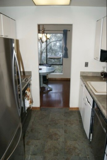 Foto del edificio - 460 N Civic Dr