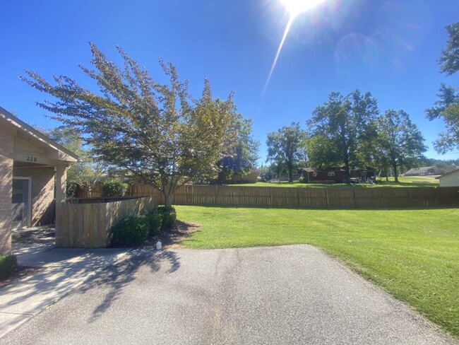 Foto del edificio - 228 Beaver Creek Drive