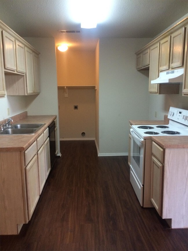 Foto del edificio - 8131 Marydean Ave