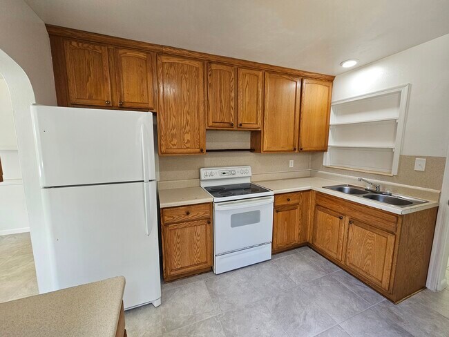 Kitchen - 2117 11th St W