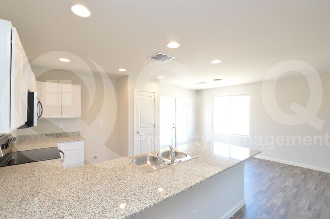 Foto del edificio - 777 Silvercreek Ln