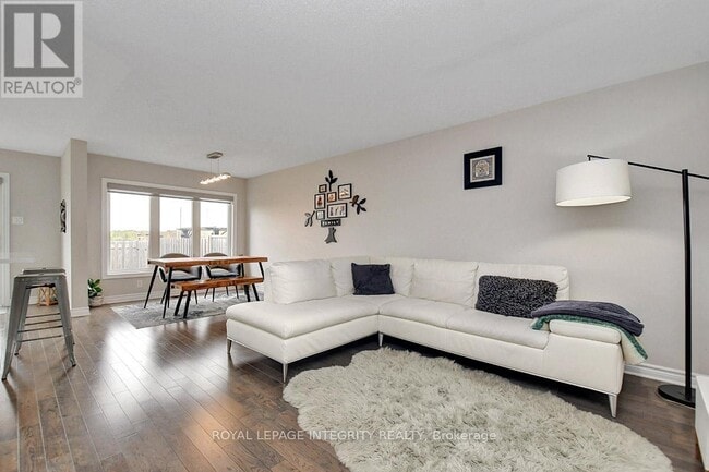 Photo du bâtiment - 356 Axis Wy