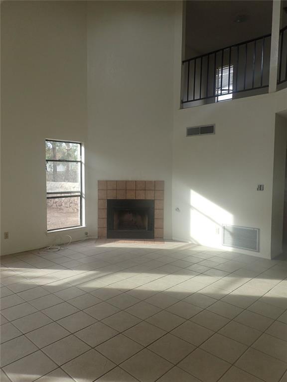 Building Photo - 8400 Saratoga Dr