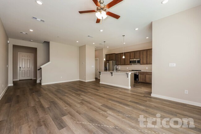 Foto del edificio - 3020 Songbird Ln