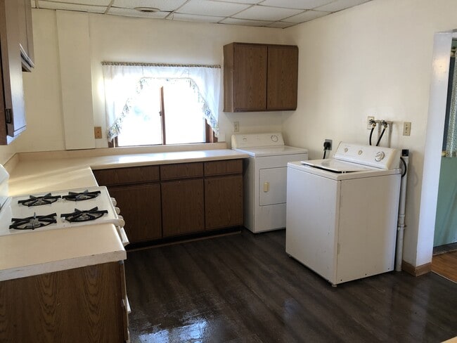 Building Photo - 807 Lincoln Ave