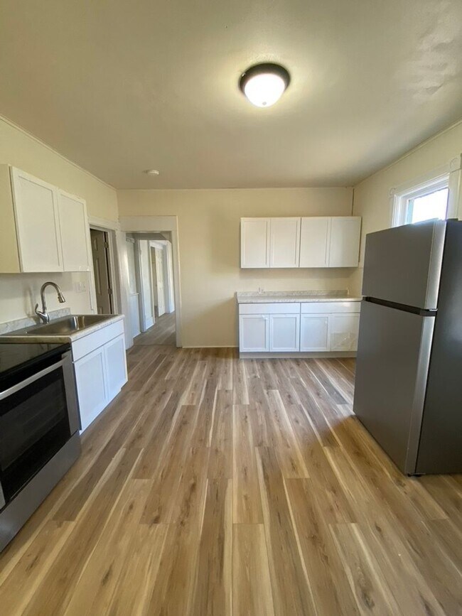 Foto del edificio - 1031 Waugoo Ave