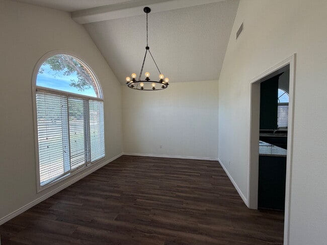 Building Photo - Beautiful Newly Updated Home in Whisperwood!
