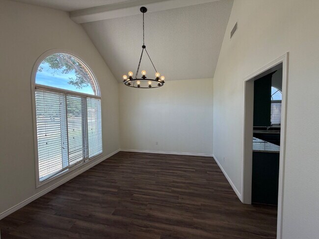 Foto del edificio - Beautiful Newly Updated Home in Whisperwood!