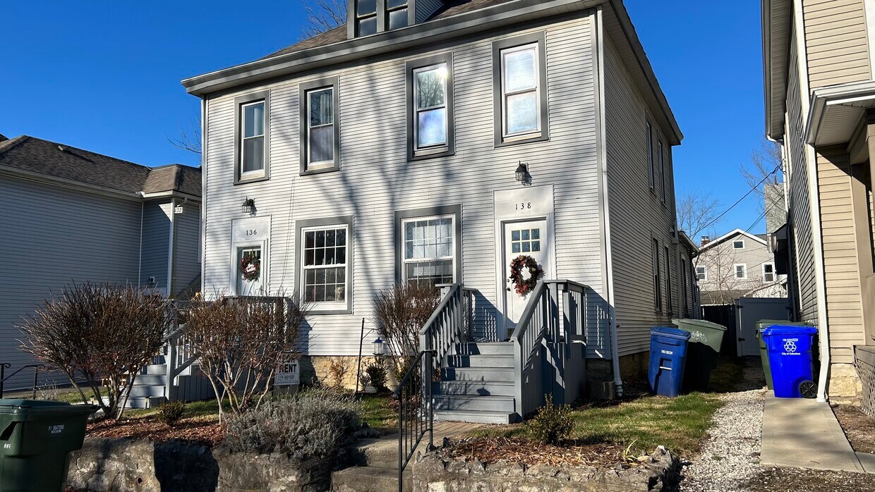 Primary Photo - 136 E Maynard Ave