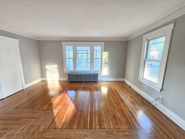 Building Photo - 217 S Whittlesey Ave