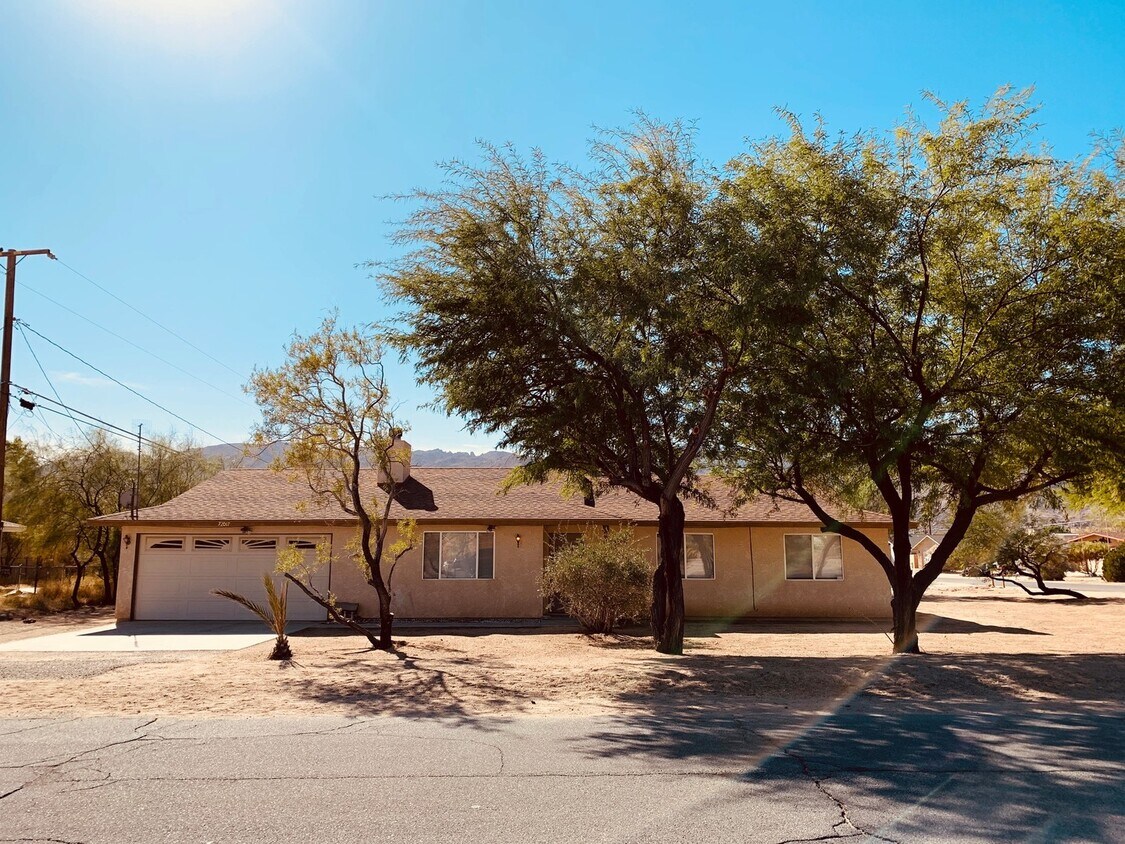 Primary Photo - MOVE IN SPECIAL!!!! $200 OFF 1ST MONTH REN...