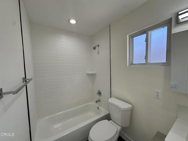 Foto del edificio - 19316 Valerio St