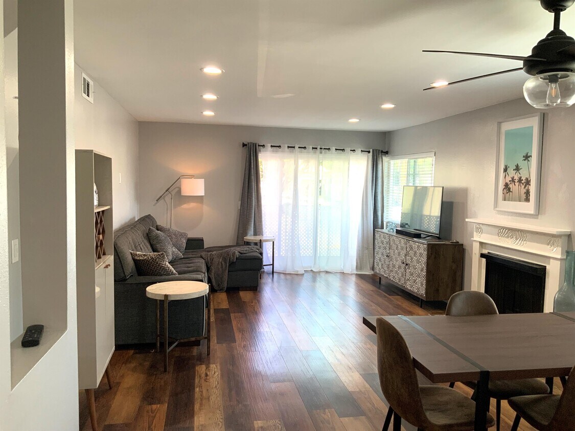 Foto principal - 955 E 3rd St