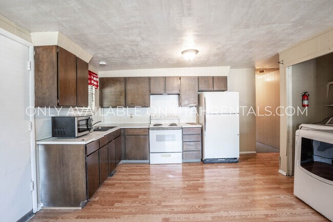 Foto del edificio - 595 W 1850 N
