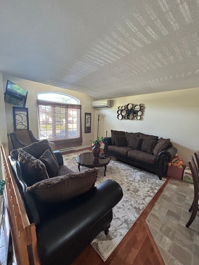 Building Photo - 509 Av Du Cheval-Blanc