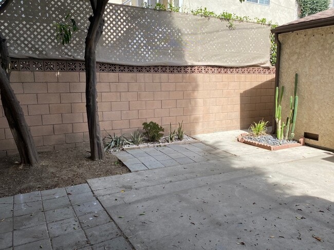 Building Photo - 12921 Landale St