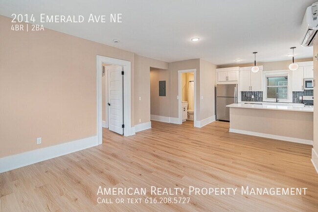 Building Photo - 2014 Emerald Ave NE