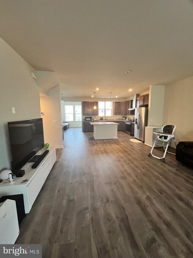 Foto del edificio - 608 Cherryview Dr