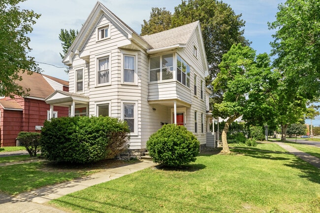 Building Photo - 115 E Yates St