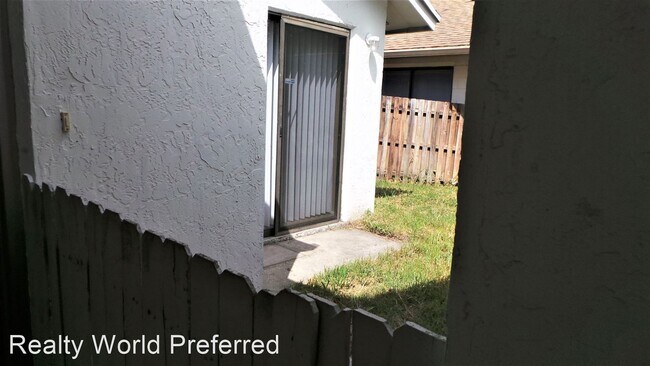 Building Photo - 2 br, 2 bath House - 6151 Bryn Wood St