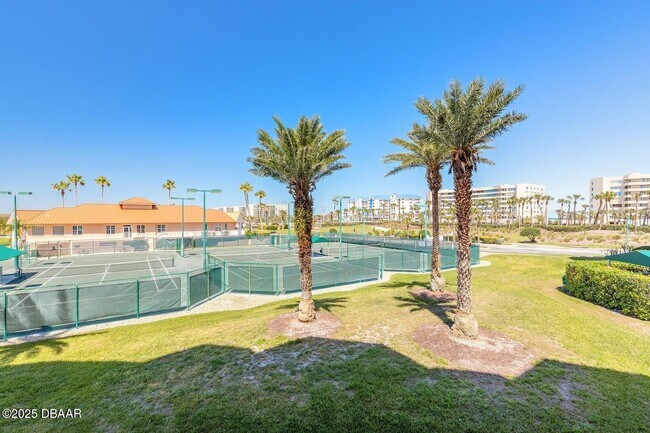 Foto del edificio - 4650 Links Village Dr