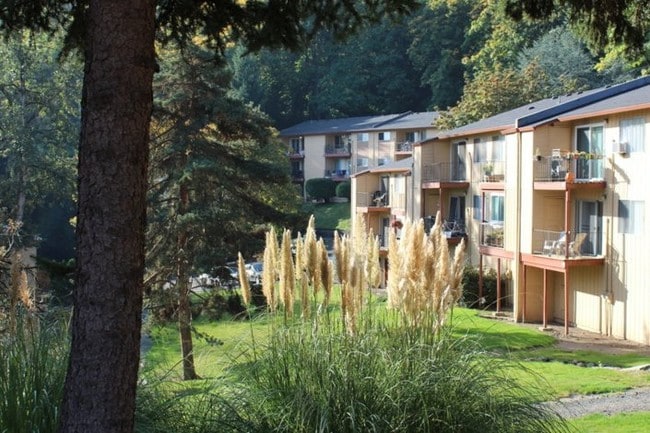 Building Photo - Greenbriar Village
