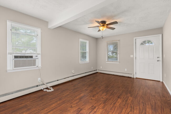 Foto del edificio - 447 Johnson Ave