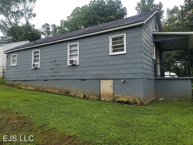 Building Photo - 2 br, 2 bath House - 231 Elder Street