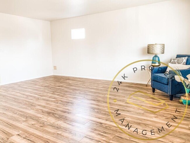 Foto del edificio - 2712 W Woodlawn Ave