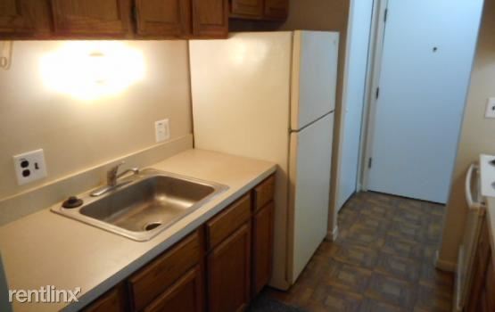 Building Photo - 2 br, 1 bath Condo - 7000 Villa Dr Apt 7