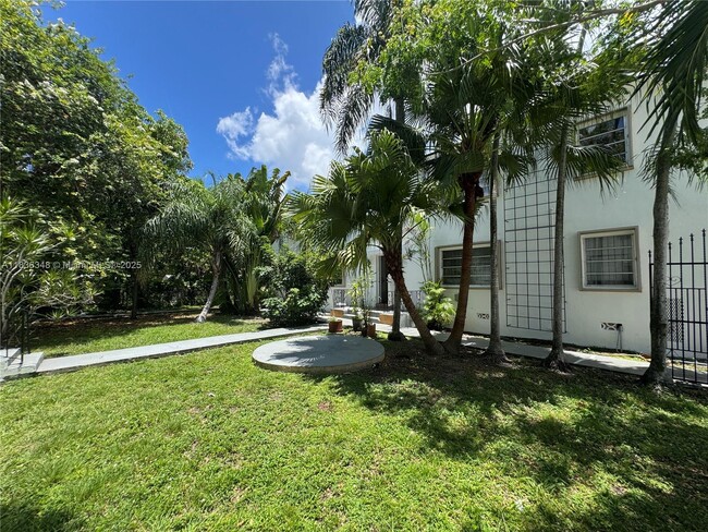 Building Photo - 1421 SW 37th Ave