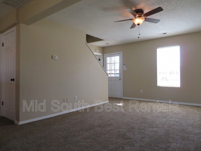 Building Photo - 2870 St Elmo Ave