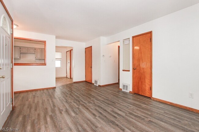 Foto del edificio - 15305 Rockside Rd