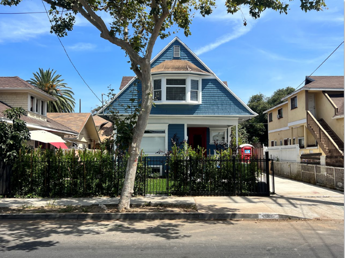 Primary Photo - 1381-1383 West 23rd Street